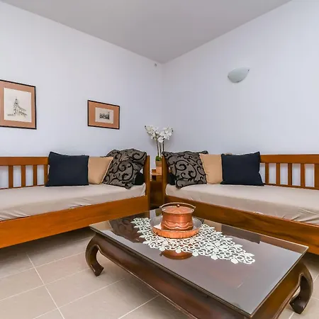 Iveta Appartement *