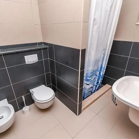 Iveta Apartment *